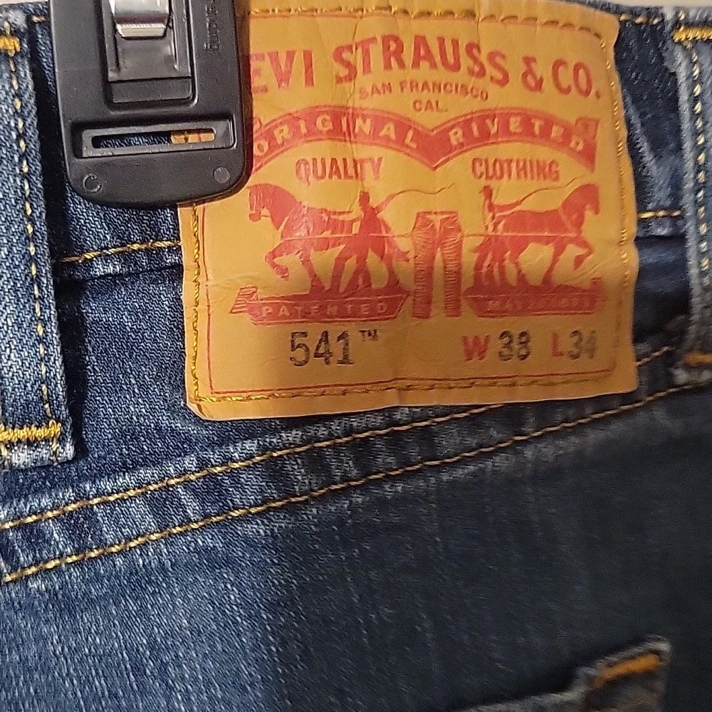 Levis levi 541